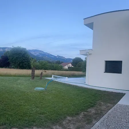 Le Grand Champ, Piscine Et Jacuzzi Partagee Saint-Jean-de-Moirans